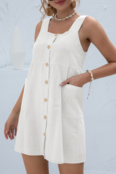 Vestidos con tirantes y cuello cuadrado, con hebilla y bolsillo liso